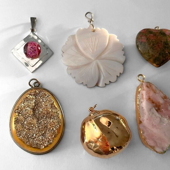 Jewelry Pendants Lot - Picture 3 of 4